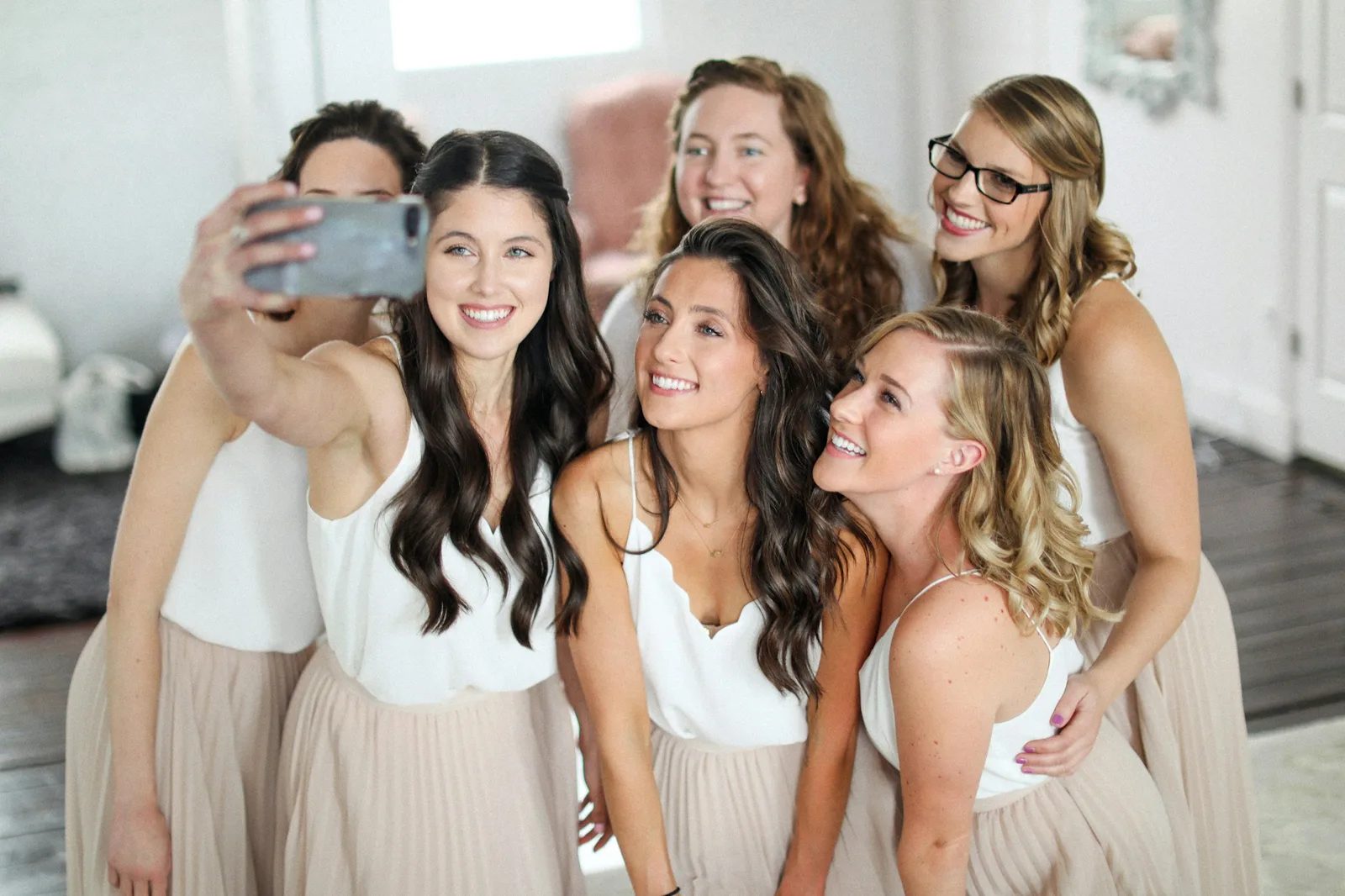 How a Face Recognition App Helps Guests Find Wedding Photos